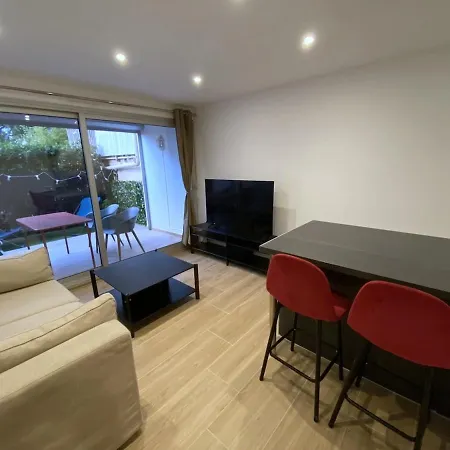 Appartement Climatise Avec Terrasse - Port Santa Lucia *