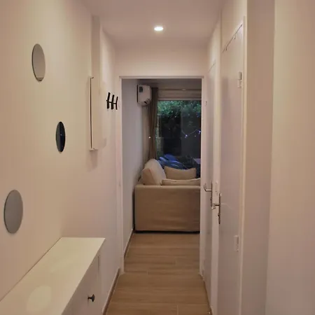Apartament T2 Terrasse Jardin Proche Port Santa Lucia Saint-Raphaël