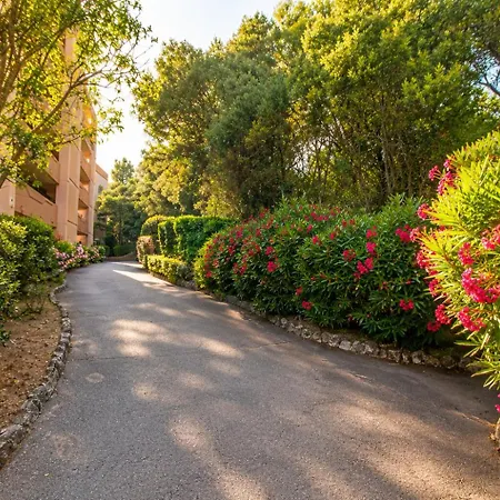 Διαμέρισμα T2 Terrasse Jardin Proche Port Santa Lucia